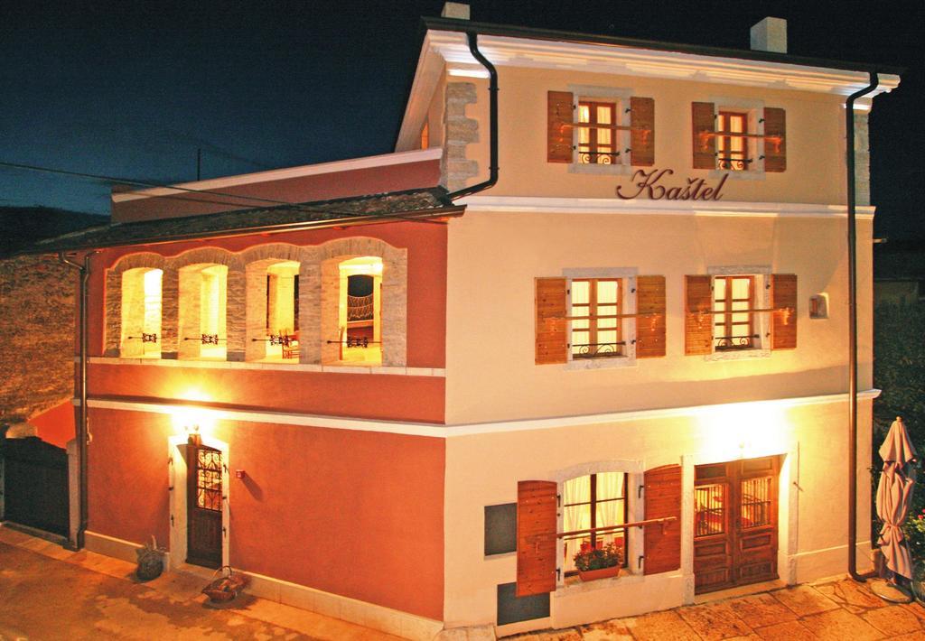 Bed and Breakfast Kastel Kaštelir Exterior foto